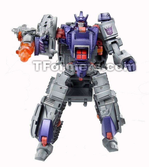 Universe Deluxe Galvatron (2 of 5)